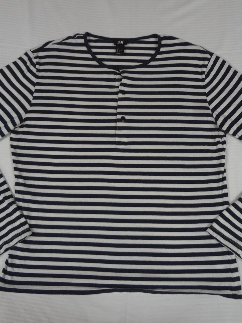 H&M BLUE WHITE STRIPE 3 BUTTON COLLAR LARGE LONG SLEEVE T-SHIRT L968